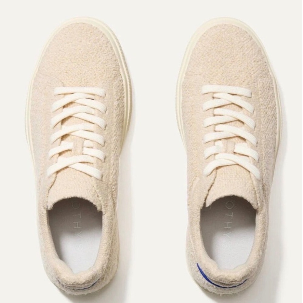 Rothy's RS02 Sneaker in Honeybun Bouclé Wm 7 Oatmeal Sherpa Cozy Knit Low Top